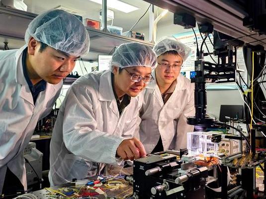 我国科学家成功研发新型光声量子存储器，攻克量子存储难题