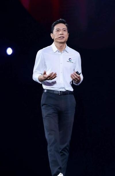 从北大才子到AI领军人：李彦宏的传奇人生与超链分析专利成就